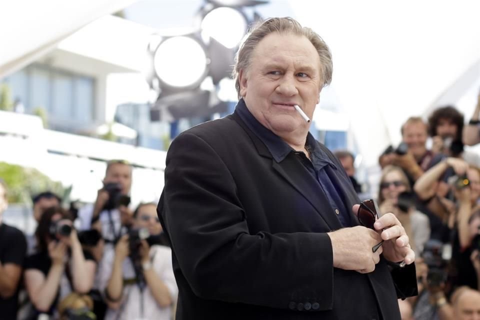 Una periodista española presentó una demanda en contra de Gérard Depardieu por violación; es la tercera en contra del actor.