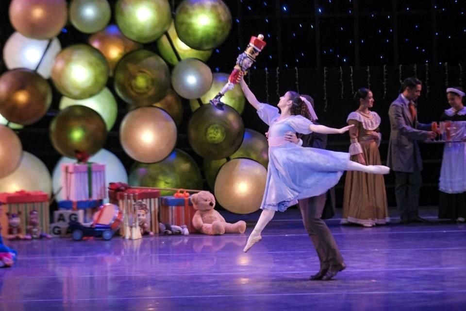 Del 14 al 17 de diciembre, el Ballet de Jalisco ofreció seis funciones de 'El Cascanueces', con localidades agotadas en el Teatro Degollado.