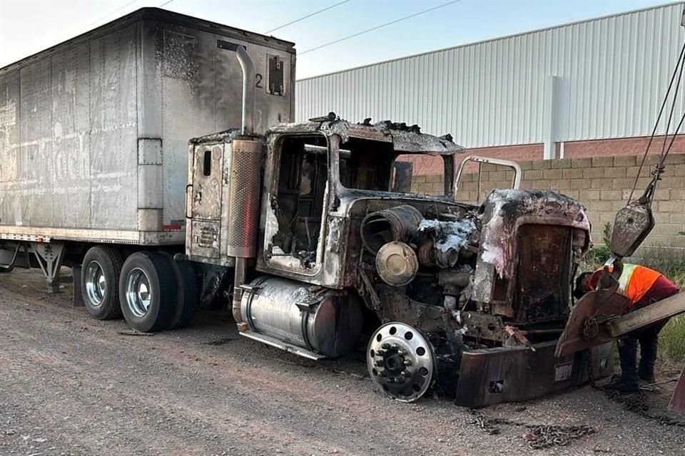 Fueron 4 los vehículos incendiados, y no se reportaron detenciones.