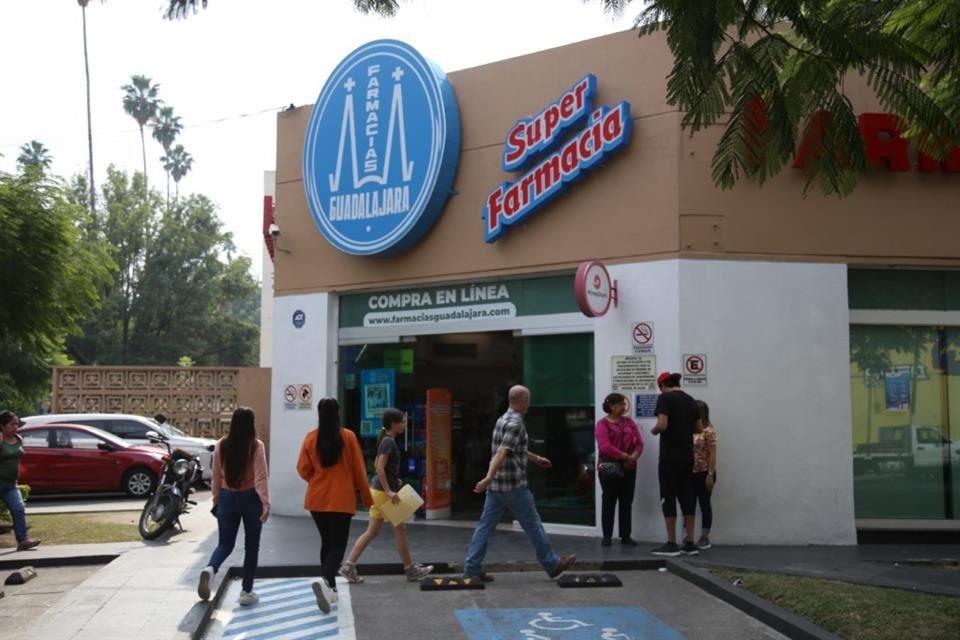 La vacuna contra Covid-19, comercializada al público por Pfizer, llegó a la ZMG.