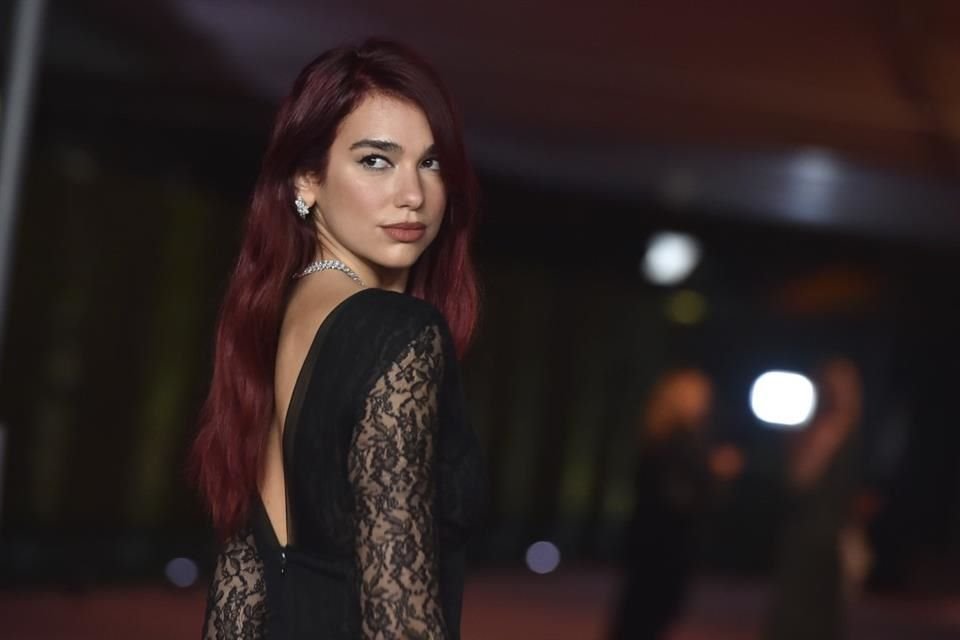 La empresa Radical22 Ltd reportó un aumento de sus ingresos poco después de que se hiciera público que pertenecía a Dua Lipa, quien maneja la compañía con la ayuda de su padre Dukagjin Lipa.