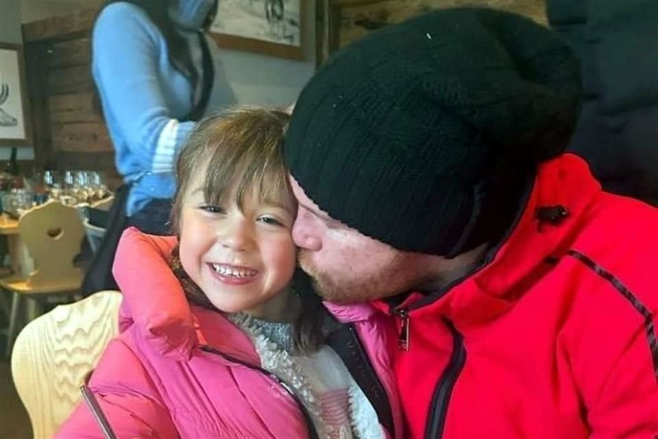 Canelo Álvarez y su hija María Fernanda.