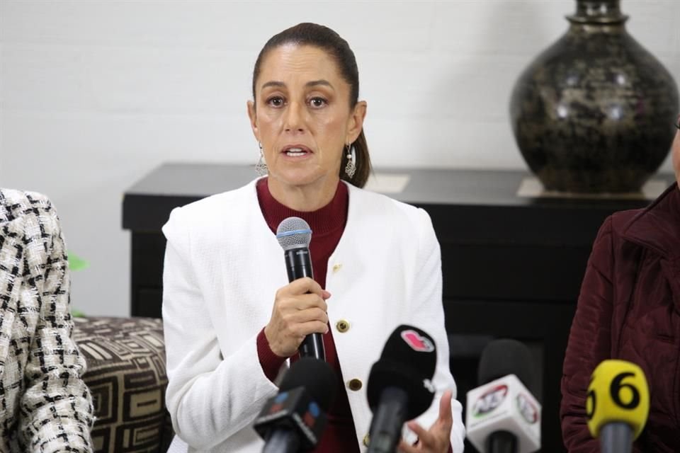 En su visita a Jalisco, Claudia Sheinbaum negó falta de unidad en los liderazgos locales de Morena. 'Lo que hacemos es revisar y jalar orejas donde hay que jalar', dijo.