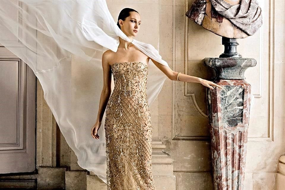 La colección de fiestas de Monique Lhuillier es ideal para brillar en esta temporada.