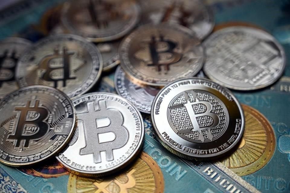 El bitcoin ha estado cotizando en un rango de entre 55 mil y 70 mil dólares este año.