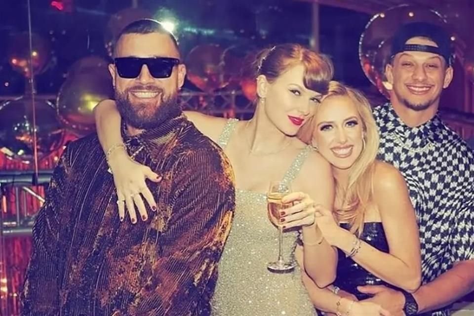 Travis Kelce dijo que fue 'genial' estar con Taylor Swift en la fiesta de Año Nuevo; sus managers niegan estrategia para hacerlo más famoso.