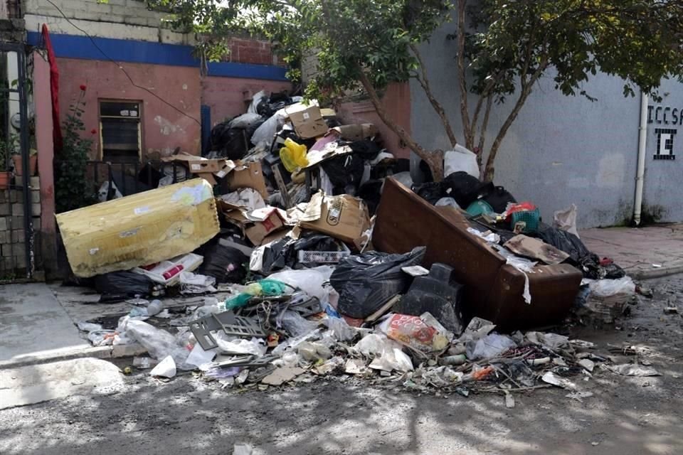 Vecinos solicitan al Ayuntamiento de Zapopan que aperciba a los propietarios.