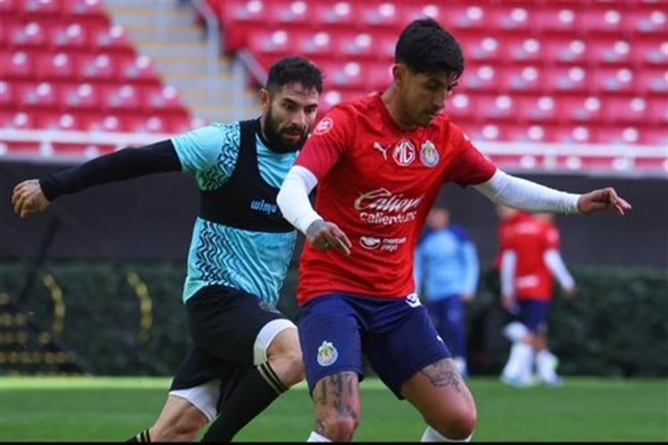 Chivas ganó 5-1 al Atlético La Paz, en primer partido amistoso que dirige Fernando Gago; no jugó Alexis Vega, quien podría salir del club.