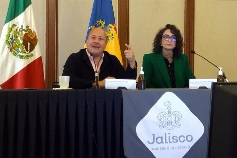 Enrique Alfaro anunció que Jalisco sería el primer Estado del País en iniciar una campaña de vacunas de primera generación contra el SARS-CoV-2 y sus variantes.