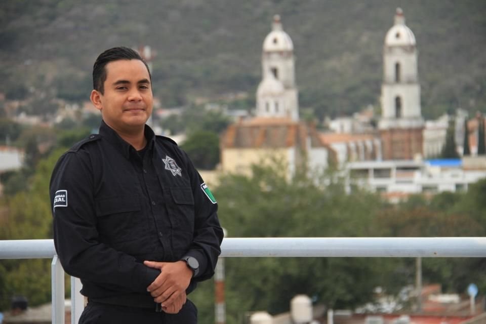 José de Jesús pertenece a la Comisaría de Tlajomulco y es uno de los comandantes de zona más jóvenes en el Municipio.