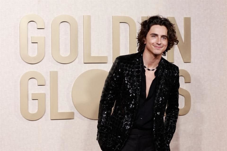 El actor Timothée Chalamet acudió a la gala con su novia Kylie Jenner.