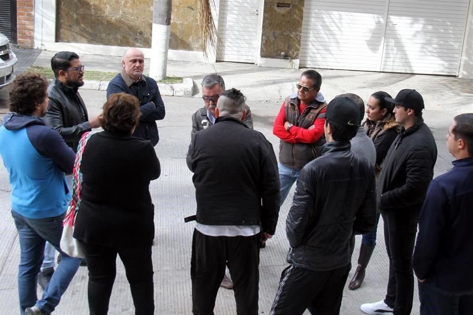 Ayer personas que invirtieron en YOX se reunieron en Lincoln 282.