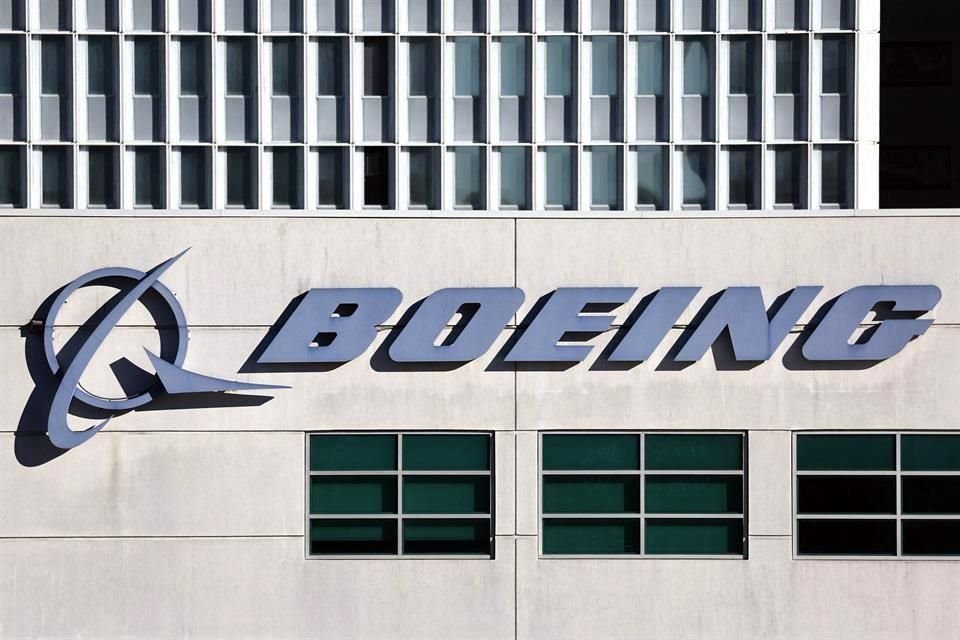 Alaska Air y United Airlines reportaron que tras inspecciones preliminares a sus aviones Boeing 737 Max habían encontrado pernos y otros componentes mal instalados.