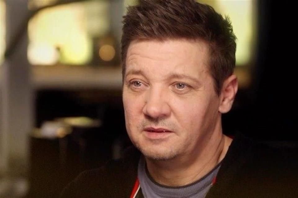 Jeremy Renner fue acusado de insultar a la familia de una mujer con la que lleva meses saliendo; lo señalan de ser poco cordial y falso.