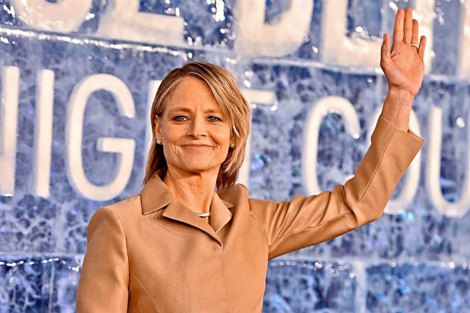 La actriz Jodie Foster confesó que la mexicana Issa López es la directora con la que mejor se ha sentido y entendido en toda su carrera.