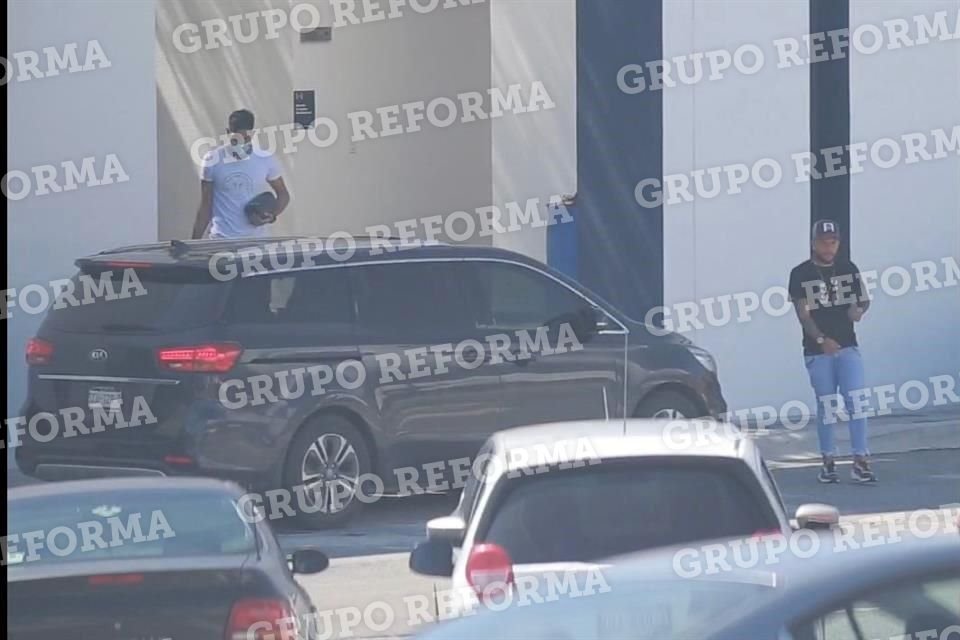 Los dos refuerzos de Rayados, aunque aún no se oficializa al portero, estuvieron en El Barrial este viernes.