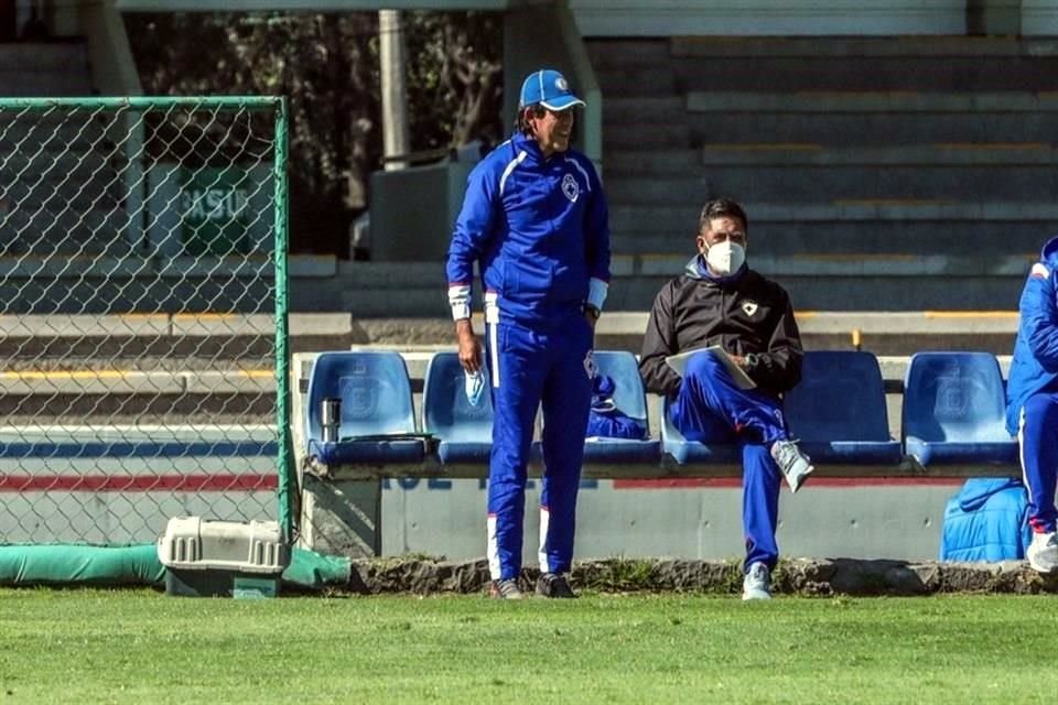 En Cruz Azul Femenil lamentaron la información.