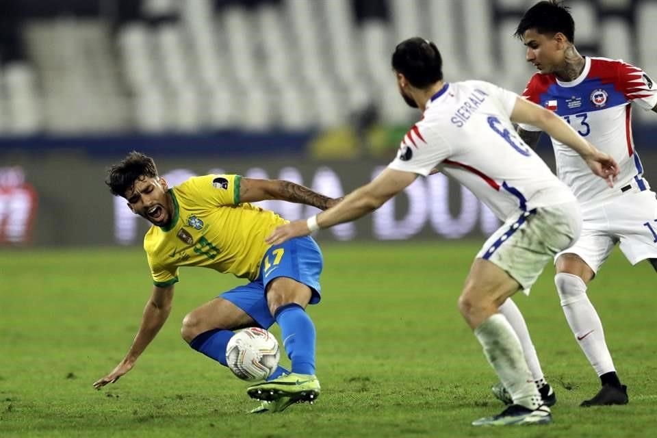 Brasil ahora va ante Perú.
