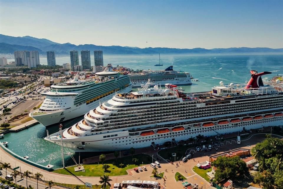 El turismo de cruceros en Puerto Vallarta registró un importante incremento durante el año 2023, con la llegada de más de medio millón de pasajeros.