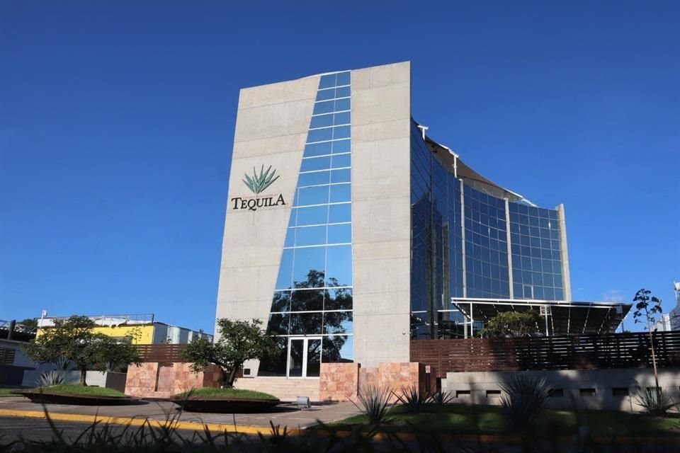 CRT destacó que durante el 2023 se consolidaron los programas que serán fundamentales para que el tequila alcance un liderazgo global con principios de sustentabilidad y responsabilidad social.