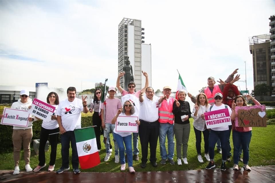 El grupo deslindó en todo momento su afiliación al PAN, PRI o PRD, partidos que postulan a Gálvez.