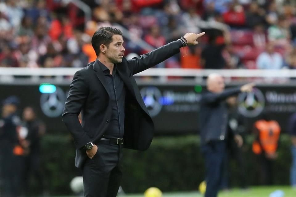 Chivas vs Santos en el Clausura 2024, fue el debut de Fernando Gago como DT del Rebaño.