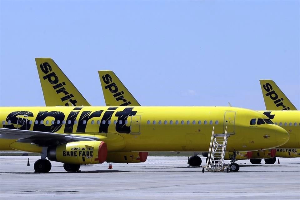 Spirit Airlines actualizó su código de vestimenta para pasajeros con nuevas restricciones y ampliando su definición de estar 'inadecuadamente vestido'. 