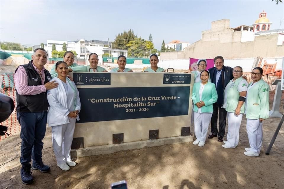 Colocación de la primera piedra de la nueva Cruz Verde, conocida como Hospitalito Sur.