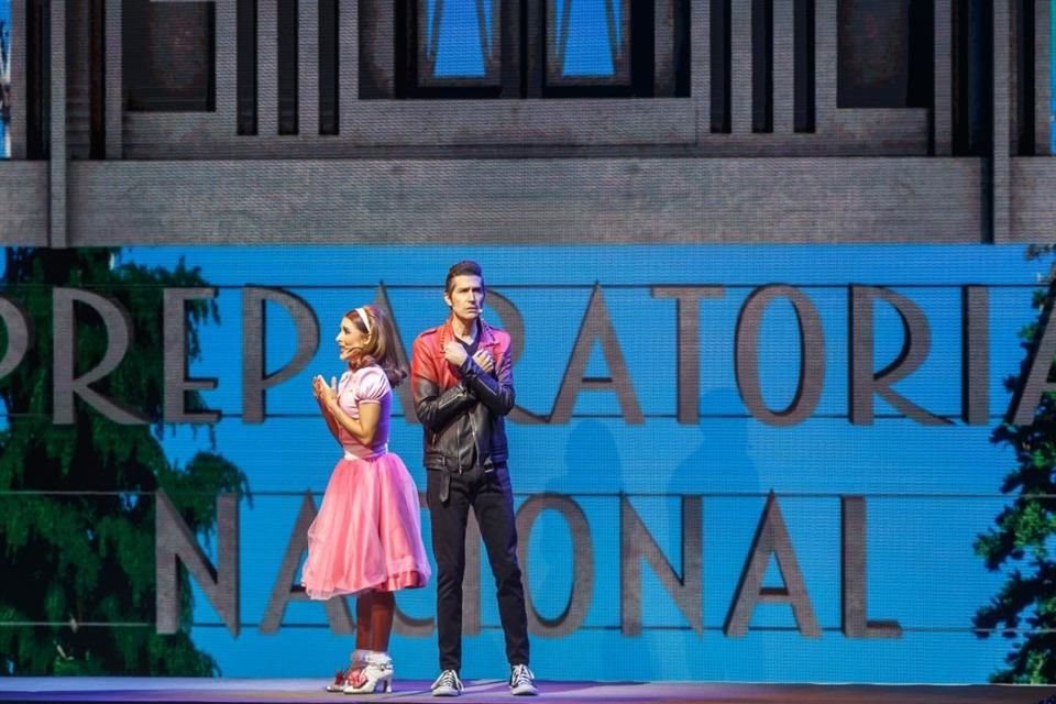 La producción de Vaselina estuvo a cargo de Alejandro Gou y Erik Rubín, mientras que Mariana Garza y Benny Ibarra, fueron los protagonistas.