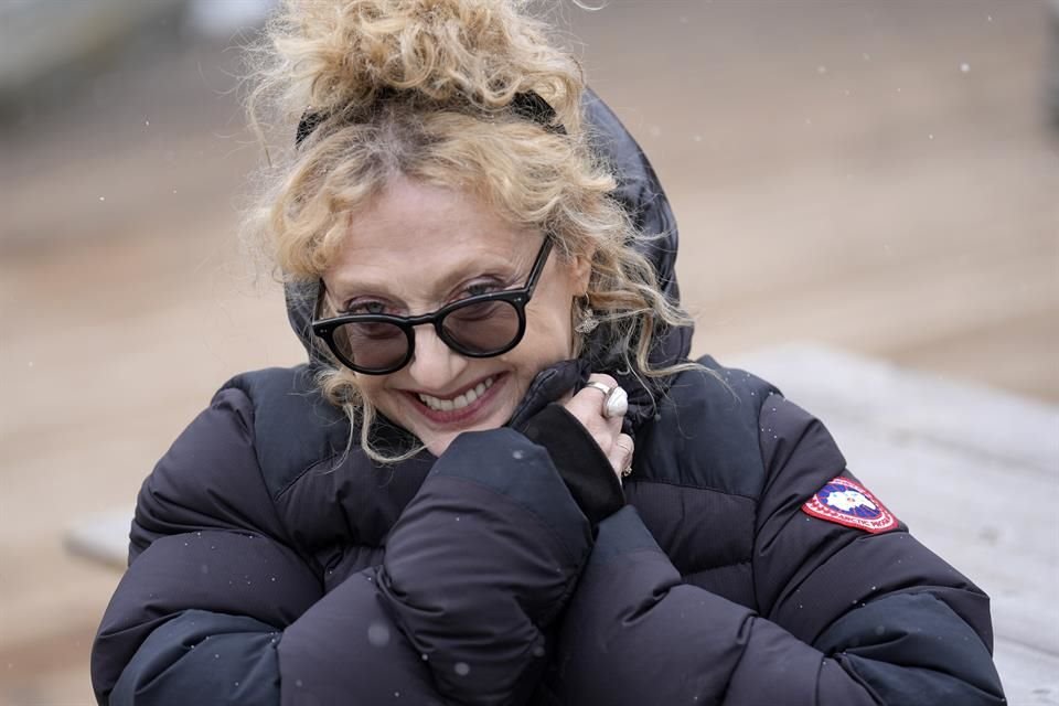 La actriz Carol Kane llegó a Sundance para promover el filme 'Between the Temples'.