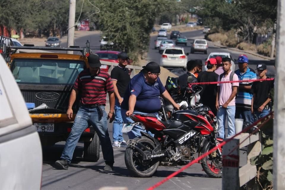 Un motociclista perdió la vida tras chocar en la Avenida Adolfo B. Horn, en Tlaquepaque.