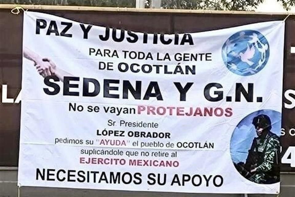 Las lonas se muestran a favor de las fuerzas federales.