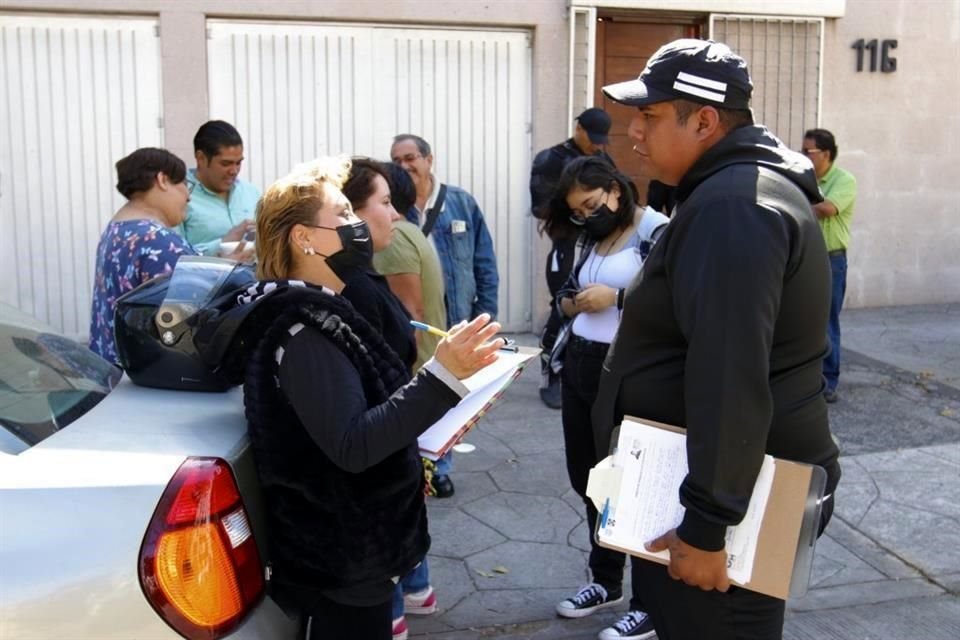 Vecinos de Molino de Rey que tenían un plantón en las calles Alencastre y Alicama negociaron con autoridades de Miguel Hidalgo y se retiraron este medio día.