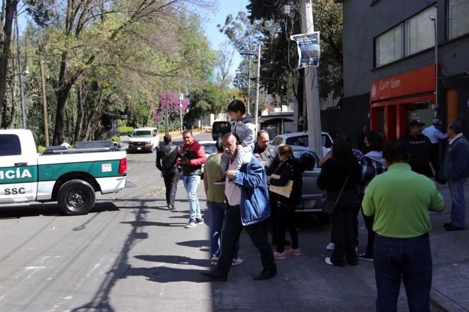 Vecinos de Molino de Rey que tenían un plantón en las calles Alencastre y Alicama se retiraron.