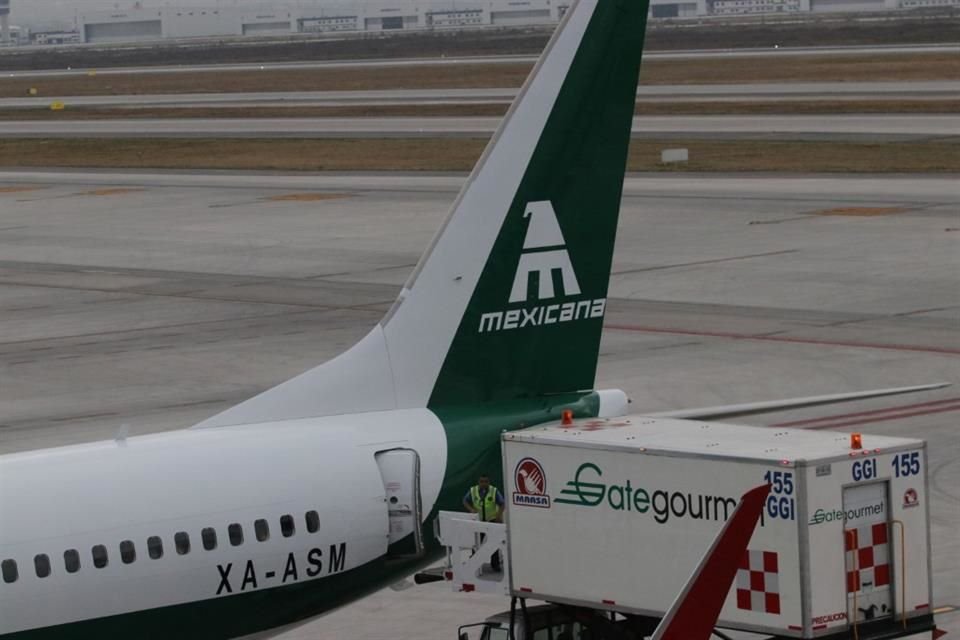 Los ex empleados de Mexicana de Aviación reclaman un pago de 42 millones de pesos por la venta de aviones y motores. 