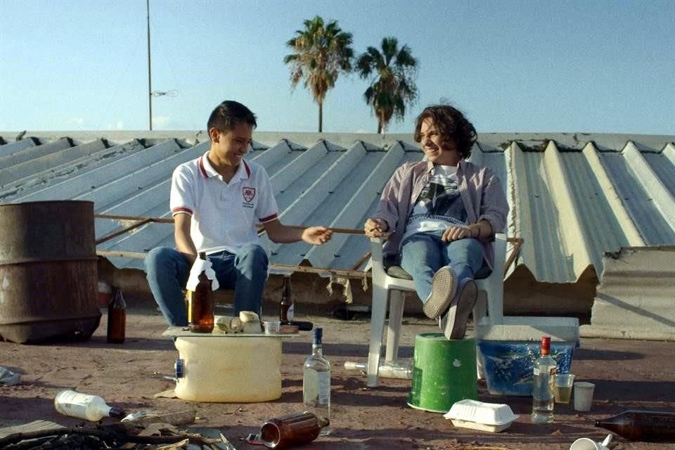 La película tapatía que sigue una historia de amistad que transcurre la tarde previa a un tiroteo escolar, se estrenó este jueves.