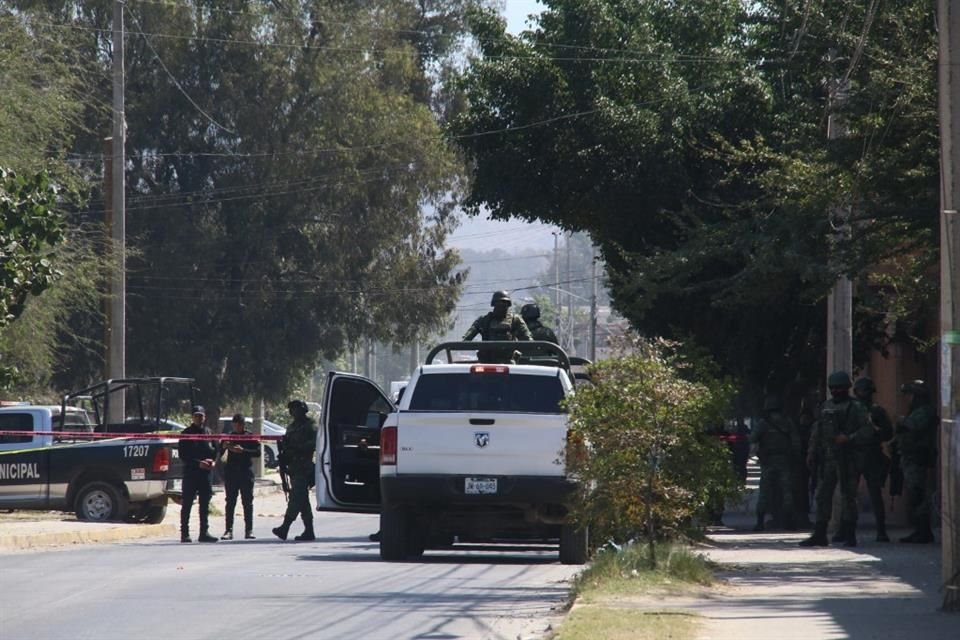 El canal de aguas negras donde se encontró el cadáver, se ubica sobre la Calle Javier Mina en la Colonia Los Puestos, en Tlaquepaque.