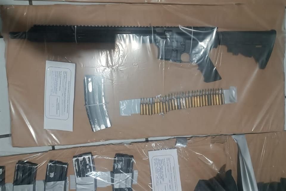 Los detenidos fueron vinculados a proceso por violar la Ley de Armas de Fuego y Explosivos, en su modalidad de posesión de cartuchos y armas de fuego de uso exclusivo de las Fuerzas Armadas.