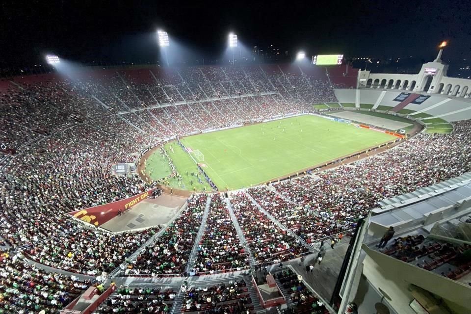 La afición mexicana respondió al pedido de no gritar la palabra homofóbica.