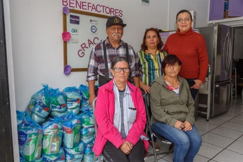 La Casa Isis Rico brinda apoyo a adultos mayores con asistencia alimentaria, servicios de enfermería, podología, psicología,  talleres y otros servicio de ayuda.