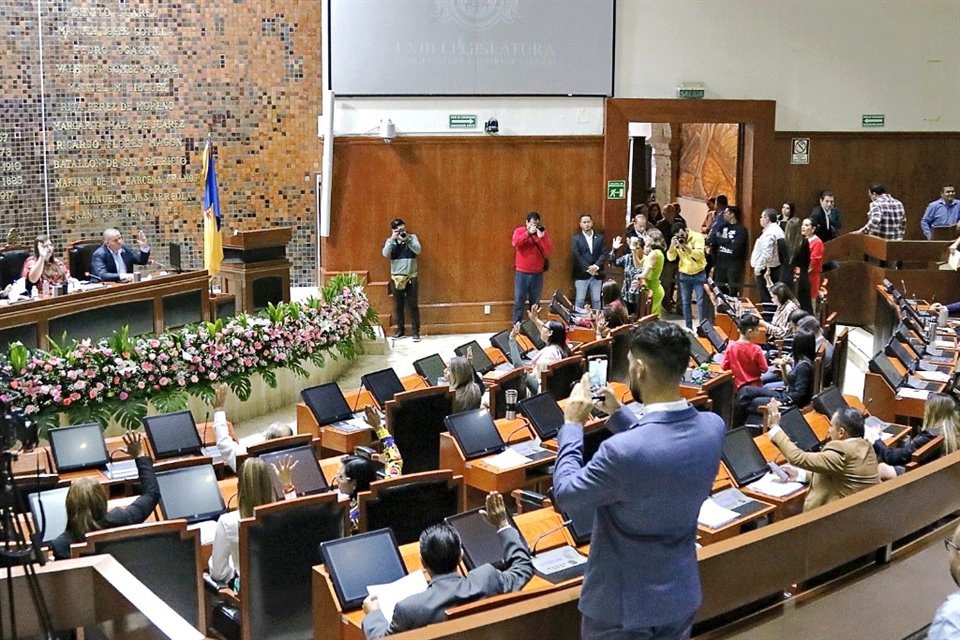 De los 38 diputados que conforman el Congreso, 27 planean competir por alguna Alcaldía, diputación federal o buscar la reelección.