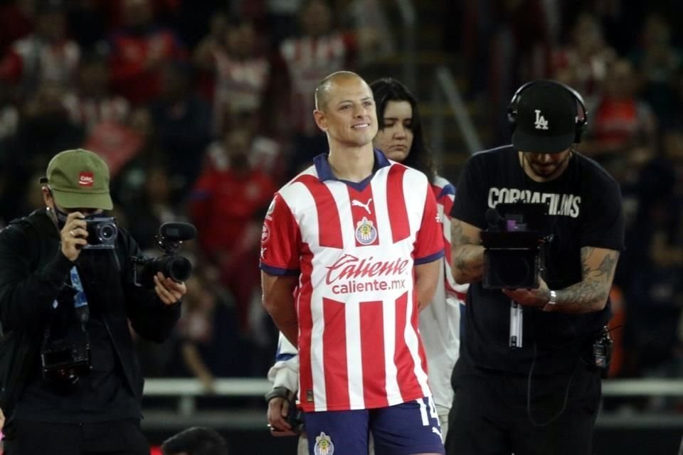 Presentación de Javier 'Chicharito' Hernández como refuerzo de Chivas.