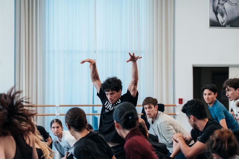 Isaac Hernández durante un ensayo de 'Mere Mortals', con el San Francisco Ballet.