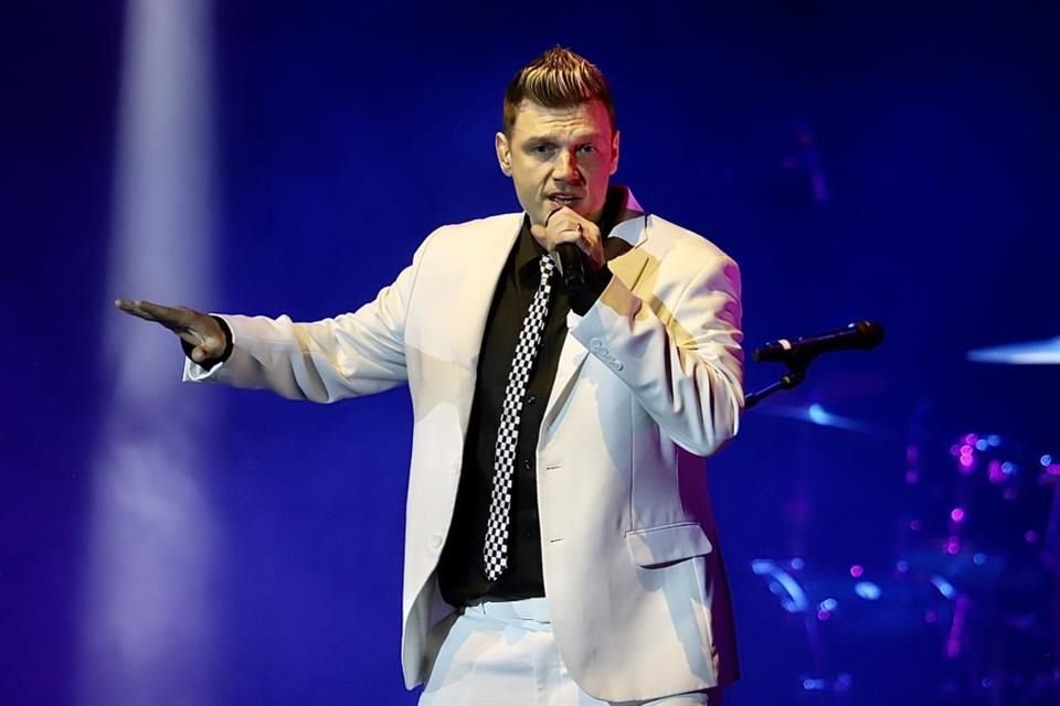 Nick Carter encantó a sus fans en el Pepsi Center WTC con un show lleno de energía y éxitos.