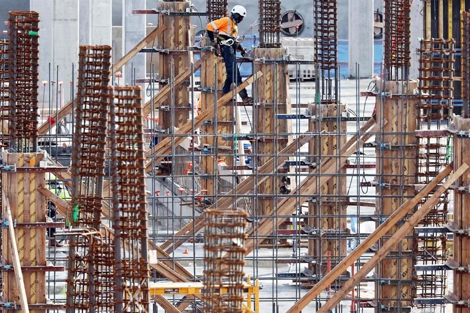 Los datos dejan ver que el valor de la producción en electricidad y telecomunicaciones pasó de un incremento de 86.81 por ciento anual en enero-agosto de 2023 a 12.56 por ciento en este año.