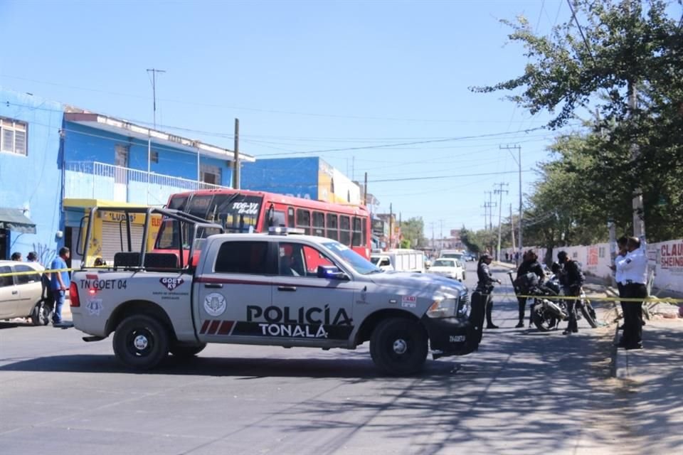 En la Colonia Jalisco, en Tonalá, una mujer fue atropellada por un camión, cuyo conductor se puso a disposición de autoridades.