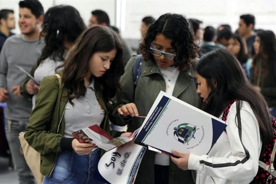 Para brindar servicios de vocacional a estudiantes de educación media superior, la UdeG realizará la Expo Profesiones el 13 y 14 de febrero.