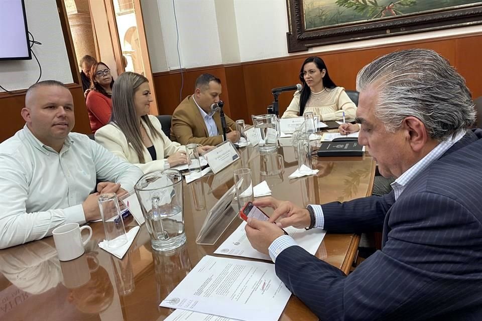 La Comisión de Gobernación del Congreso dejó sin efecto un requerimiento para suspender 15 días sin goce de sueldo al Alcalde de Tonalá, Sergio Chávez.