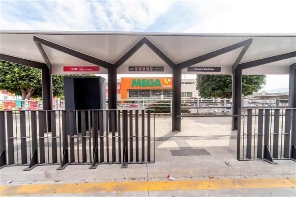 Se proyecta que los parabuses se concluyan el próximo mes.