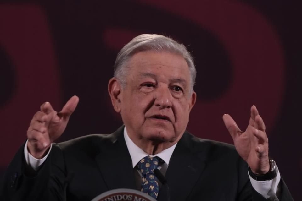 AMLO acusó que detrás de la etiqueta #Narcopresidente están opositores.